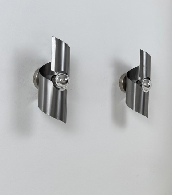 Image 1 of Een paar vintage wandlampen, gepatineerd gebogen staal, Frankrijk, 1970