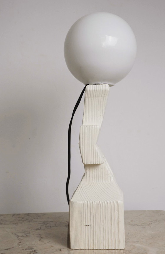 Image 1 of Sculpturale houten tafellamp, vintage handgemaakte, witgekalkte essenhouten brutalistische lamp, organisch moderne nachtlamp.
