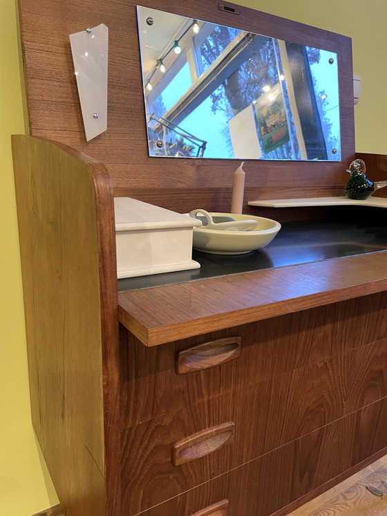 Image 1 of Kaptafel / ladekast vintage uit Denemarken teak fijner