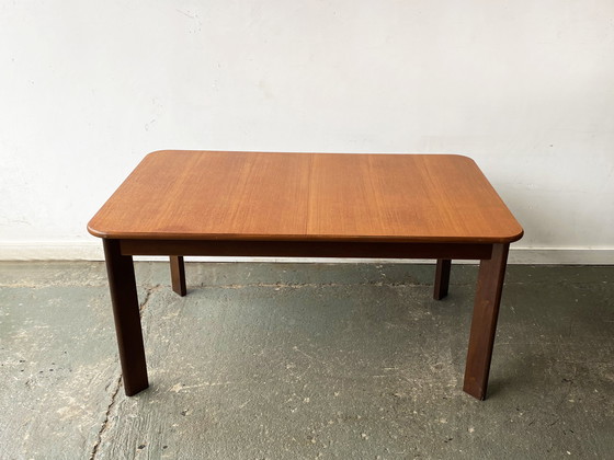 Image 1 of Mesa de comedor de estilo moderno de mediados de siglo, rara, de la década de 1960, con diseño en forma de G y patas en ángulo.