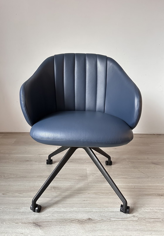 Image 1 of 4x Leolux Baani design dining chairs