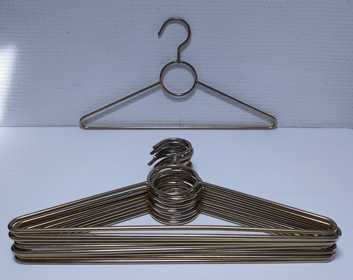 ten 80's design vargor hangers