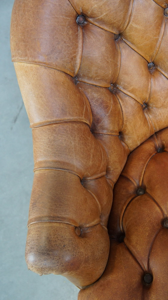 Image 1 of Fauteuil Chesterfield en peau de mouton