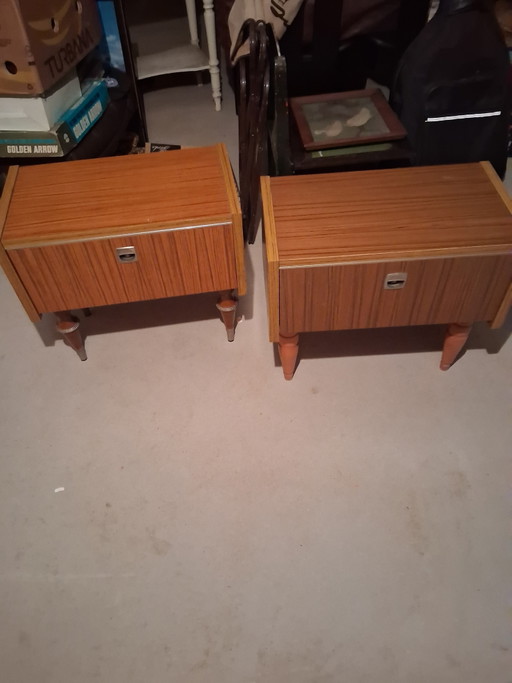 Juego de mesitas de noche vintage de los años 60 y 70.