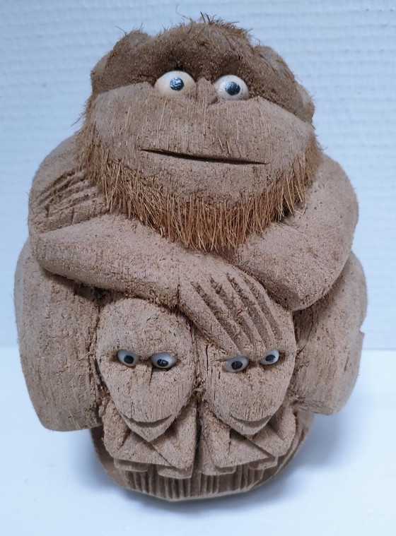 Image 1 of scultura scimmie famiglia cocco vintage