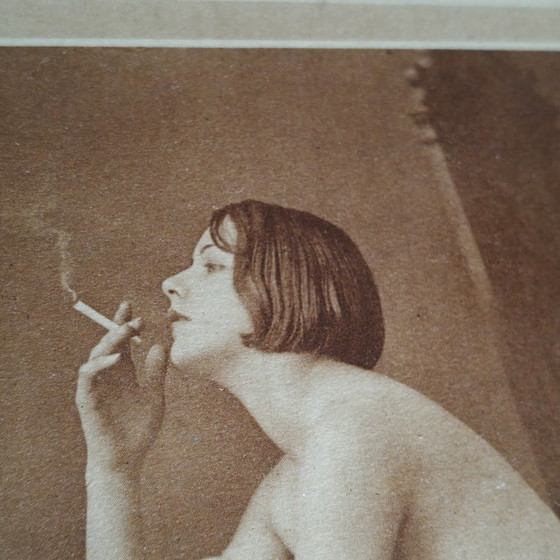 Image 1 of Originele Art Deco naaktfoto van J. Mandel uit Parijs – authentieke tijdschriftpagina – ingelijst – 32 × 26 cm