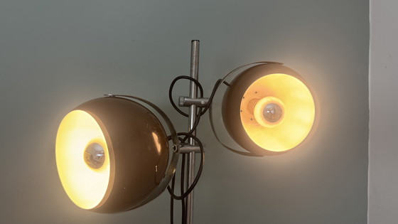 Image 1 of Lampadaire vintage des années 1970, âge de l'espace, globe marron