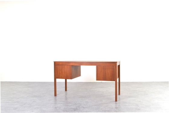 Dänischer Teakholz-Schreibtisch aus der Mitte des Jahrhunderts von Domino Møbler, 1960er Jahre. – Wood (photo 8 of 18)