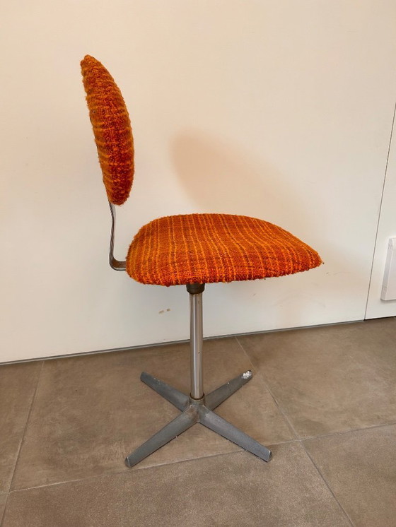 Image 1 of 8 eetkamerstoelen in vintage stijl