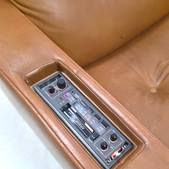 Luxe Audio Fauteuil 70s Leder Geïntegreerde Audio In De Stijl Van Robin Day – Leather (photo 2 of 8)