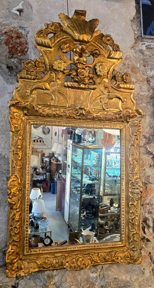 Regency period mirror with a carved and gilded wooden pediment – ​​18th century