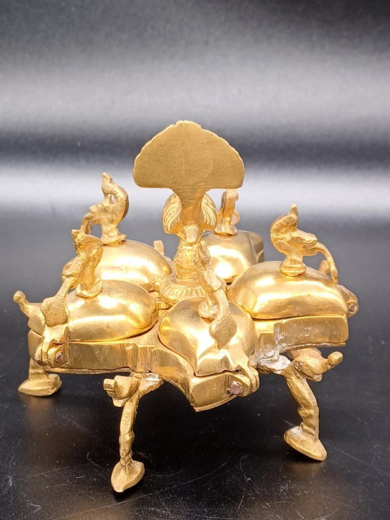 Image 1 of Antike Puderdose aus Messing für hinduistisches Make-up, Ende des 19. Jahrhunderts