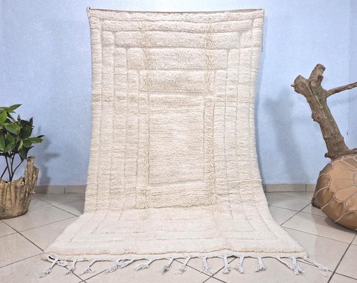 Beni Ourain Teppich aus traditioneller weißer, handgewebter Naturwolle 150/250 cm