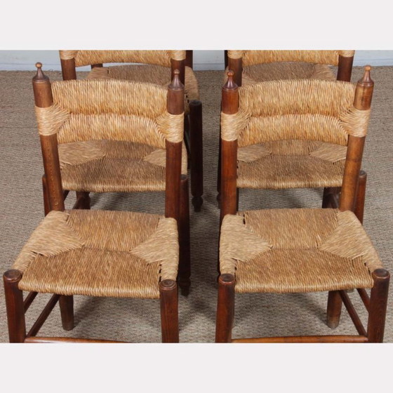 Image 1 of Conjunto de 6 sillas con asiento de paja, obra francesa, 1940