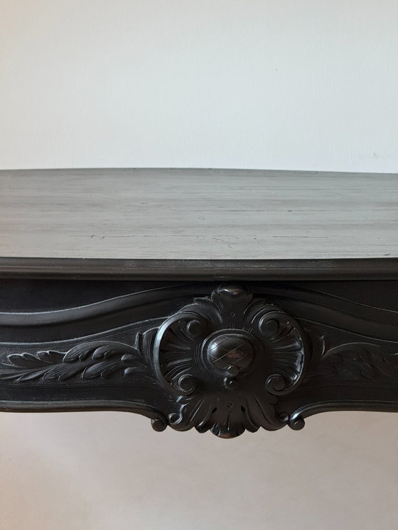 Image 1 of Mesa de comedor/escritorio de estilo barroco en madera de haya negra.