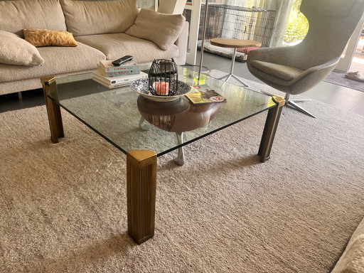 Peter Ghyczy Table basse. Pieds en laiton. 4 pièces.