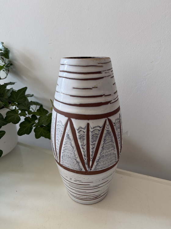 Image 1 of Vase d'Allemagne de l'Ouest marqué en dessous