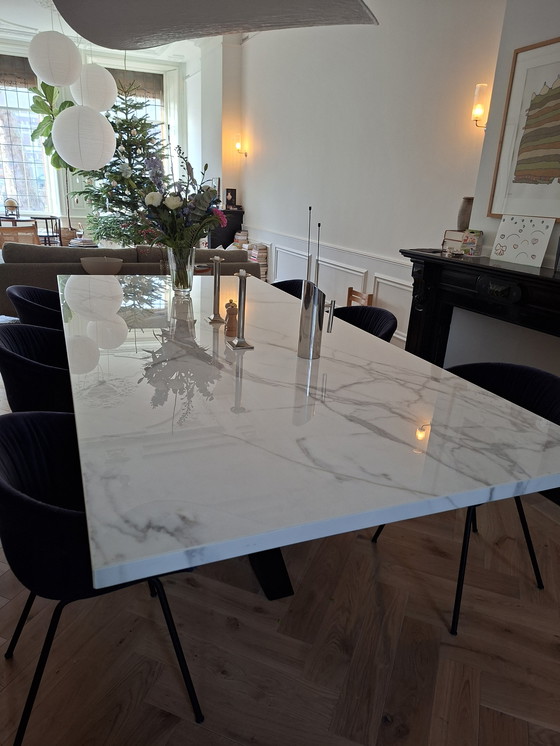 Image 1 of Mesa de comedor de cerámica Marble-Look 280cm x 130cm x 79cm como nuevo