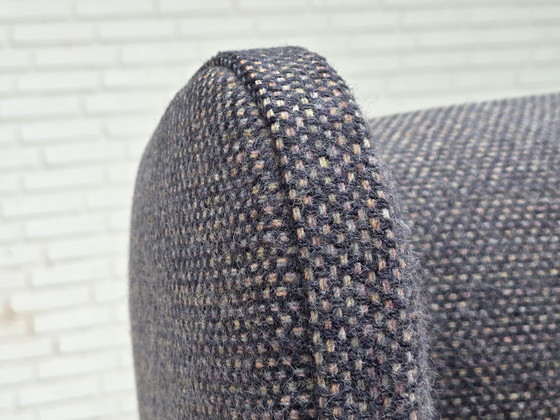 Image 1 of 1970er Hochlehner dänischer Sessel mit Fußhocker, Möbel Wollstoff, Eichenholz massiv