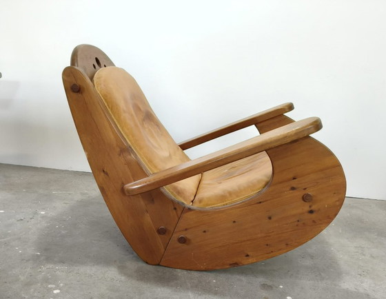Image 1 of Sedia a dondolo brutalista