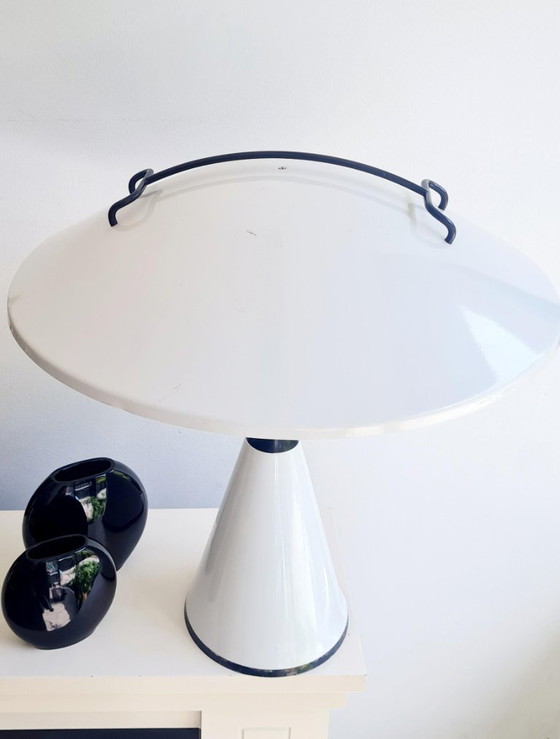 Image 1 of Vintage Elio Martinelli radar tafellamp, Italiaans design uit het ruimtetijdperk.
