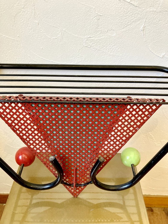 Image 1 of Wandkapstok, jaren 1950, toegeschreven aan Mathieu Matégot