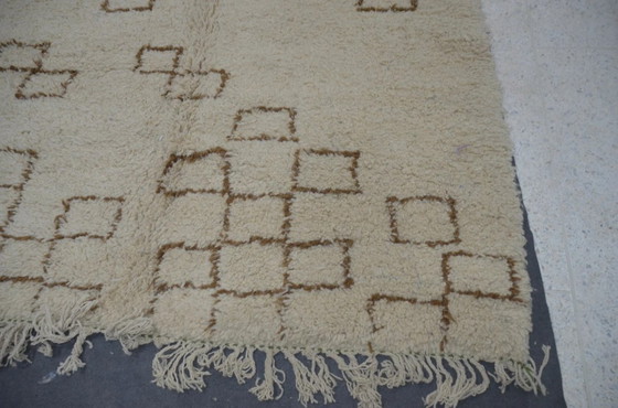 Image 1 of Luxury Beni Mrirt Rug Handcrafted – 100% Wool Made in Morocco (230 × 196 cm)