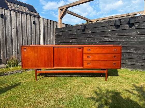 Danish Design '60s Sideboard – Wood (photo 5 of 5)