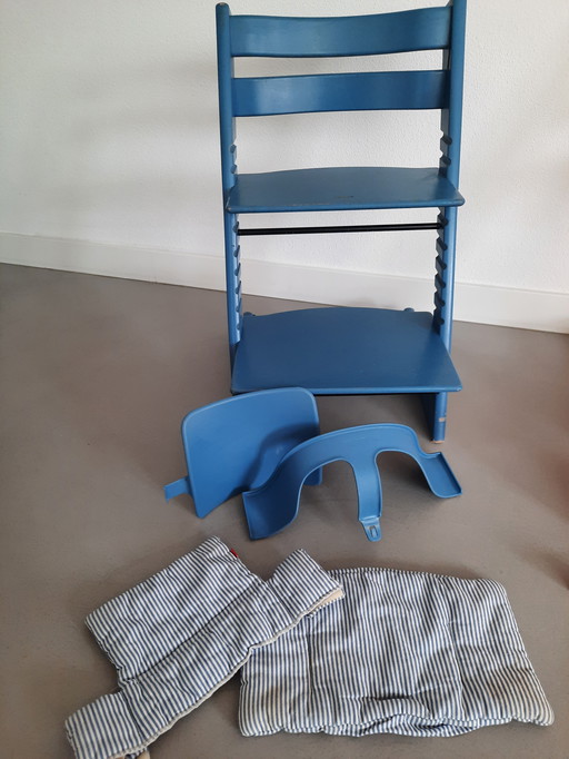 2x Stokke Tripp Trapp Stoelen Inclusief Accessoires