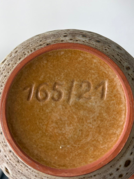 Vintage ceramic vase – beige with brown speckles (photo 6 of 8)