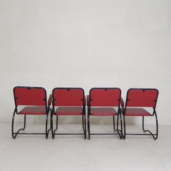 Image 1 of Conjunto de 4 sillones y mesa de centro con estructura tubular de estilo Bauhaus, década de 1950.