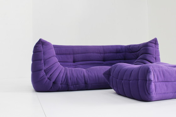 Image 1 of Ligne Roset Togo Sofa Met Armleuningen En Poef Van Michel Ducaroy