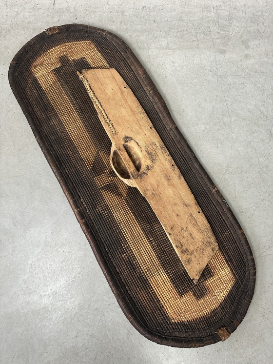 Image 1 of Scudo da guerra decorativo antico Ngombe - Repubblica Democratica del Congo