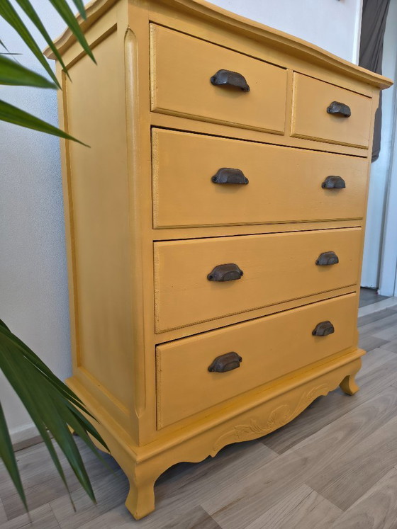 Image 1 of Commode vintage jaune ocre/jaune moutarde