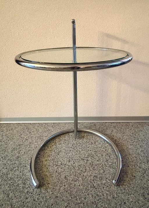 2 tavolini laterali disegnati da Eileen Gray - altezza regolabile