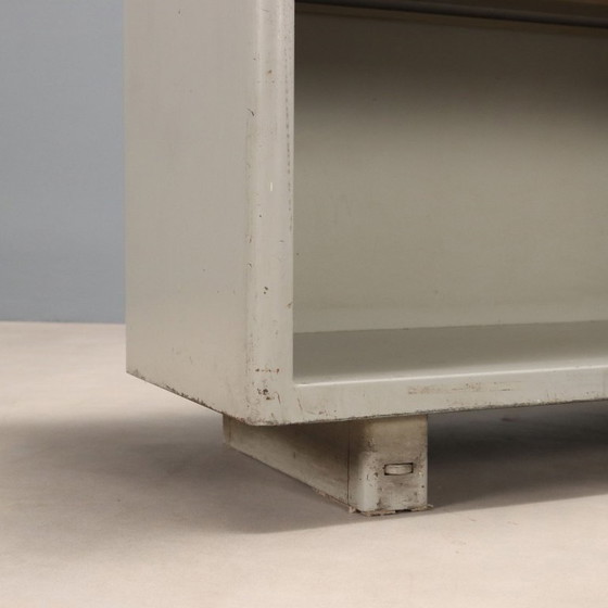 Image 1 of Petite bibliothèque en métal des années 1960