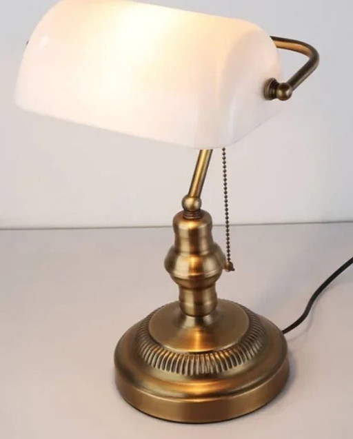 weiße Bankierslampe
