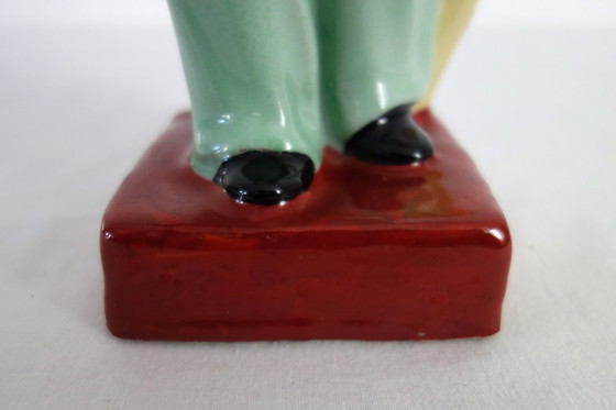 Image 1 of Estatua femenina de porcelana china con forma de galleta - Revolución Cultural n.° 8