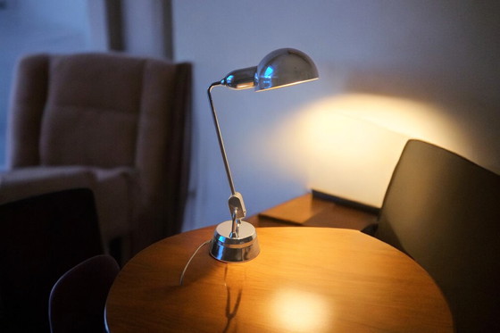 Image 1 of Vintage chromen lamp model 600 - Ontwerp Charlotte Perriand - Uitgegeven door Jumo 1940