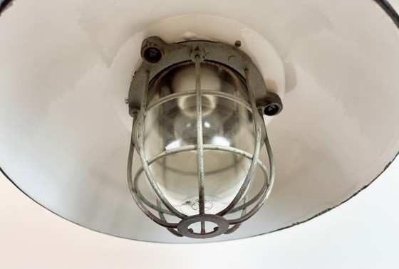 Image 1 of Suspension cage industrielle en émail noir et fonte, années 1960