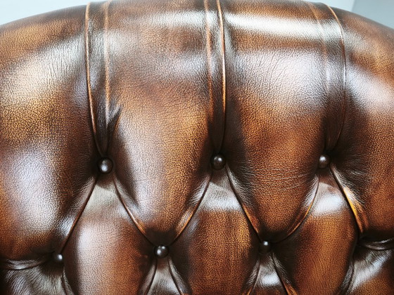 Poltrona Chesterfield contemporanea in pelle con schienale alto, realizzata a mano, anni 2010. – Poltrone (photo 4 of 17)