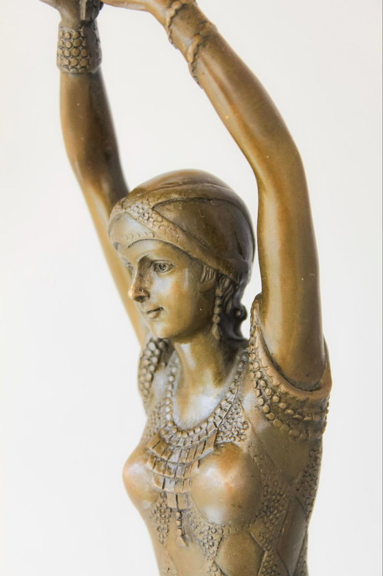 Image 1 of Scultura originale in bronzo. Danzatore Chiparus in bronzo con le mani alzate - Bronzo vintage. Decorazione.