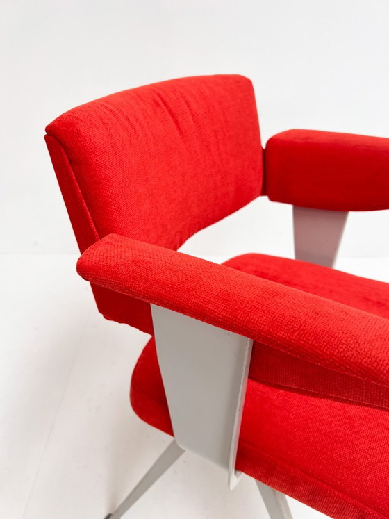 Resort Armchair by Friso Kramer for Ahrend De Cirkel, 1960s – Textile (photo 8 of 15)