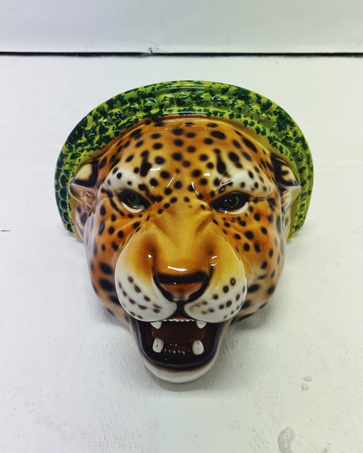 Estante de pared de cerámica con estampado de leopardo