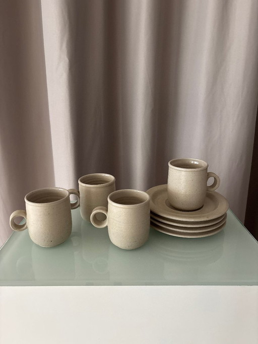 Tazas y platillos de cerámica hechos a mano, juego de cuatro