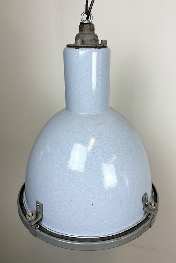 Image 1 of Lampada a sospensione industriale in smalto grigio Bauhaus con copertura in vetro, anni '50