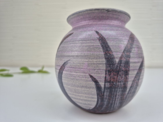Image 1 of Vintage spherical vase/Ikebana Mobach Utrecht.