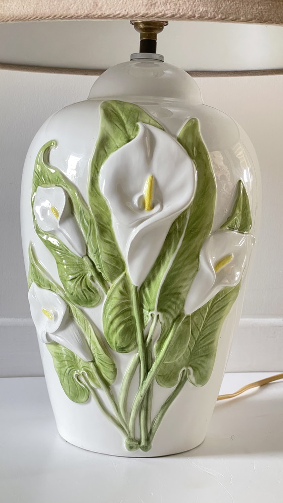 Image 1 of Lampada in ceramica italiana con fiori di arum