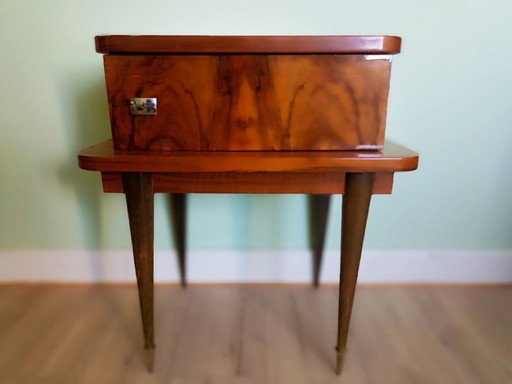 Frans, zeer zeldzaam, Mid -Century bijzetkastje (1947)- Uitstekende originele vintage staat.