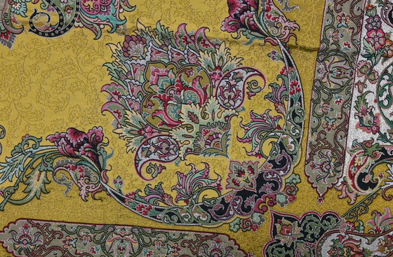 Image 1 of Oosters handgemaakt tafelkleed, zeer fijn vervaardigd uit zijden draden, 100 x 100 cm